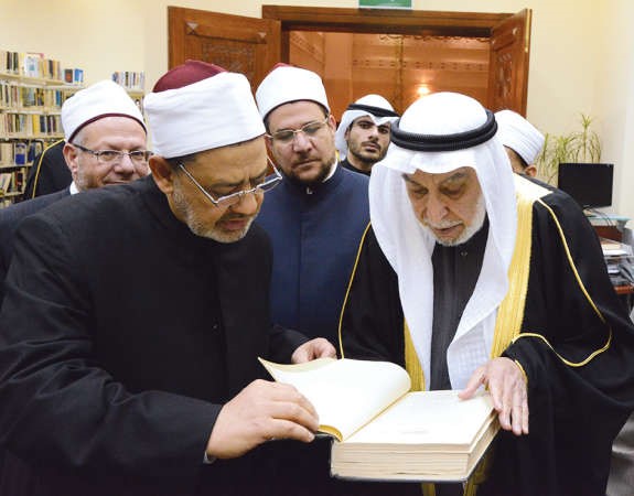 د احمد الطيب ود خالد المذكور ونظرة على احد الكتب﻿