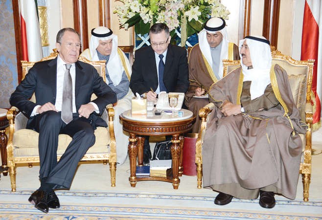 صاحب السمو الامير الشيخ صباح الاحمد اثناء استقباله سيرغي لافروف