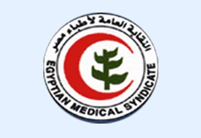 «الأطباء» تنفي توجهها للإضراب الكلي