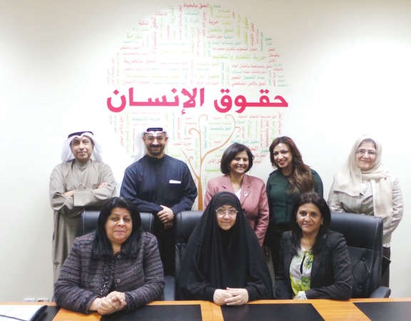 معادل القلاف ودخديجة المحميد ووفاء العبيد وعدد من المشاركين