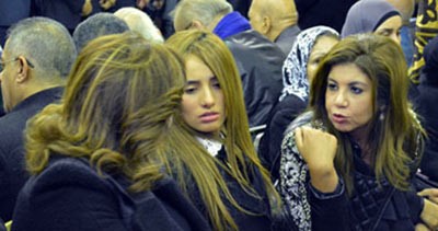 بالفيديو والصور... زينة تصدم الجميع بوجهها الشاحب بأول ظهور لها بعد ازمتها مع أحمد عز 