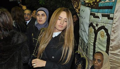بالفيديو والصور... زينة تصدم الجميع بوجهها الشاحب بأول ظهور لها بعد ازمتها مع أحمد عز 