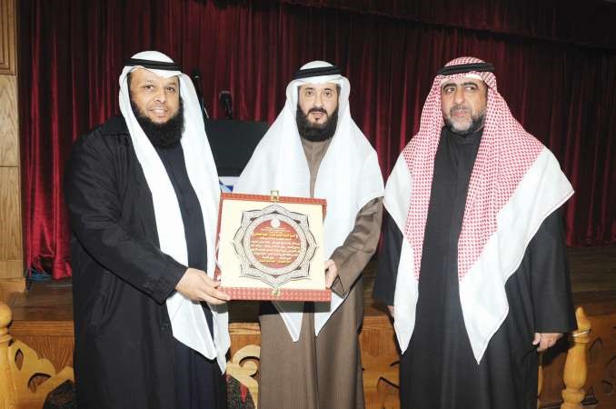 محمد الصانع ومحمد الدوسري يكرمان النائب حمود الحمدان﻿