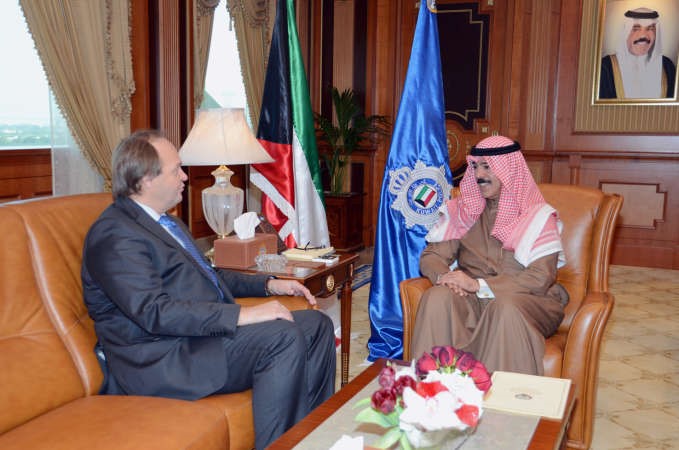  ومستقبلا السفير الالماني 
