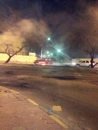 اغلاق الطريق قبل فض التظاهرة المحدودة 