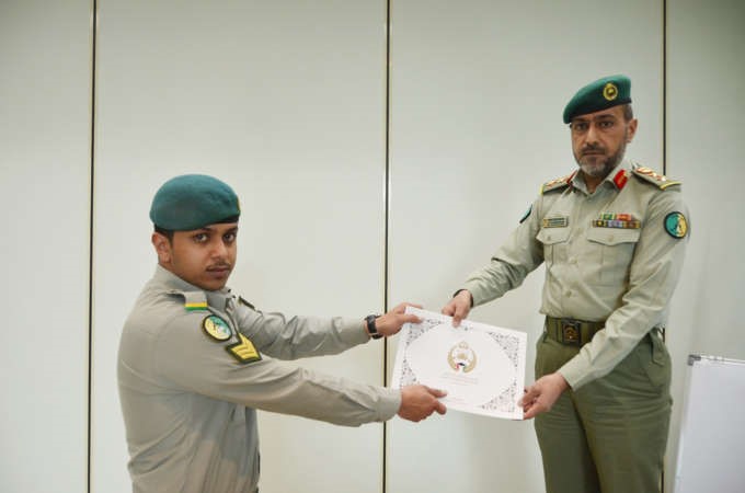 وتكريم لخريج اخر