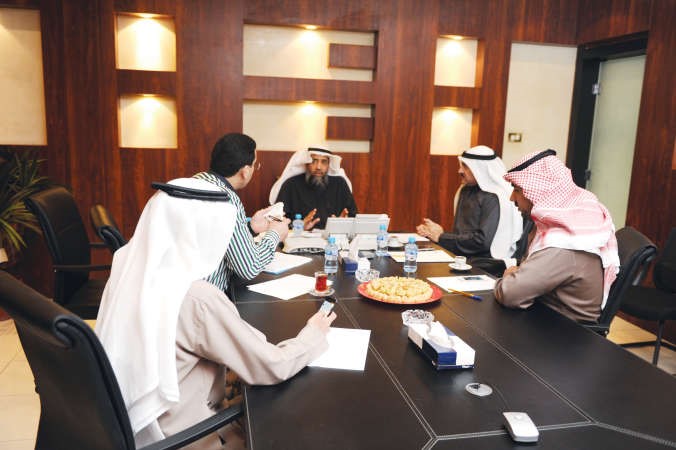 جانب من لقاءالوالانباء وردود النائب دعبدالرحمن الجيران على اسئلة القراء
