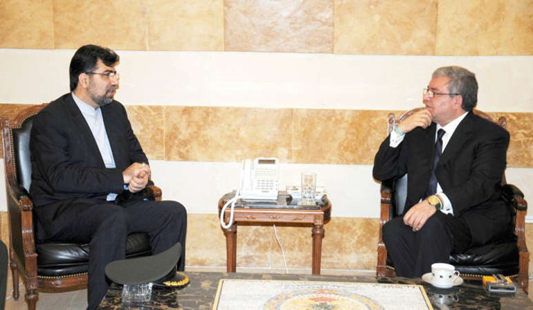 وزير الداخلية نهاد المشنوق مستقبلا السفير الايراني في لبنان غضنفر ركن ابادي 	 محمود الطويل ﻿