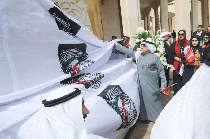وكيل وزارة الاعلام صلاح المباركي يزيح الستار عن النصب التذكاري لشهداء الاعلامقاسم باشا