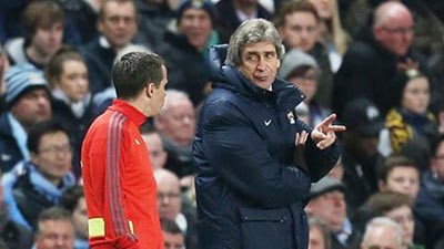 التشيلي مانويل بيليغريني مدرب مانشستر سيتي