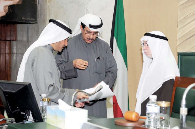 حوار بين ماحمد الصبيح وعبدالله الكندري
