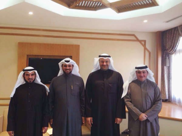د علي العبيدي مستقبلا وفد نقابة الصحة
