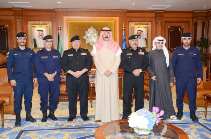 الشيخ محمد الخالد والفريق العمر واللواء الطراح وبعض من مصابي المظاهرات ﻿