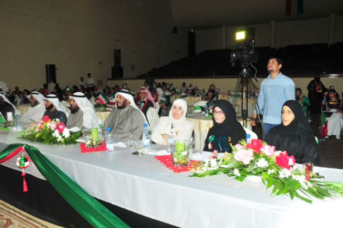 دفاطمة الملا وسعد الخراز خلال الامسية﻿