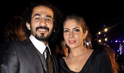أحمد حلمي ينشر صورة من المستشفى حيث ترقد منى زكي