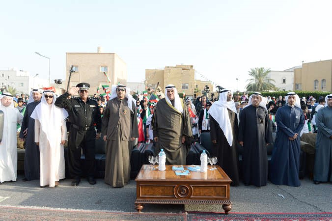 الشيخ سلمان الحمود والشيخ محمد العبدالله مع الحضور في الاحتفال ﻿