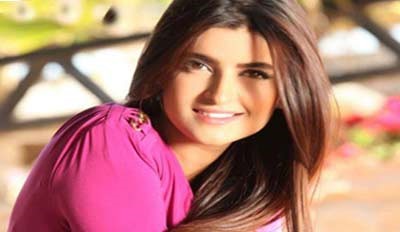صورة: علا الفارس تتلقى عرضا للزواج.. والعريس يصور لها المهر
