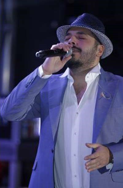 ماذا كان يفعل رامي عياش ونانسي على كورنيش أبو ظبي؟