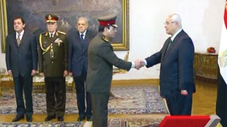 صورة تلفزيونية للمشير عبد الفتاح السيسي عقب اداء اليمين امام الرئيس المصري المؤقت المستشار عدلي منصور