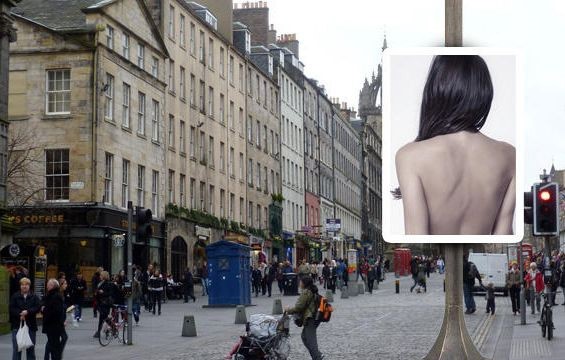 رجل ينشر صور زوجته العارية بسبب خيانتها
