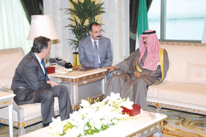 سمو نائب الامير وولي العهد الشيخ نواف الاحمد مستقبلا وزير خارجية المكسيك خوسيه كوريبرينيا