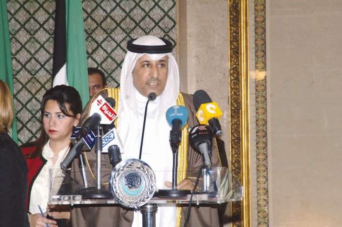 السفير عزيز الديحاني خلال كلمته	ناصر عبدالسيد﻿
