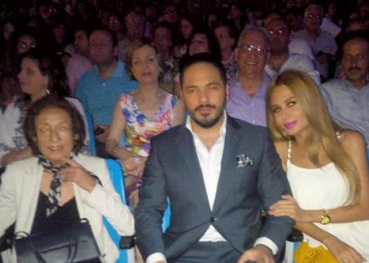 الفنان رامي عياش مع زوجته ووالدته