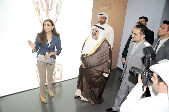 الشيخ ناصر صباح الاحمد لدى زيارته دار الاثار الاسلامية