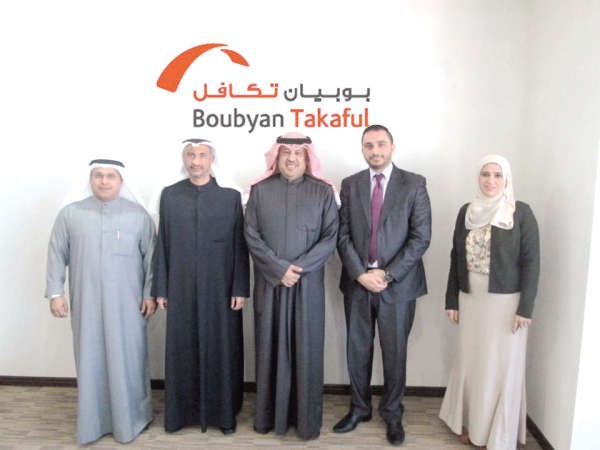مسؤولو الشركة والنقابة في لقطة جماعية