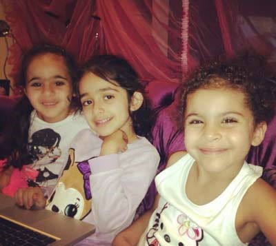 ديانا حداد تنشر صورة لأبنتها الصغيرة وتستنجد" اشد شعري ولا شو أعمل ؟ "