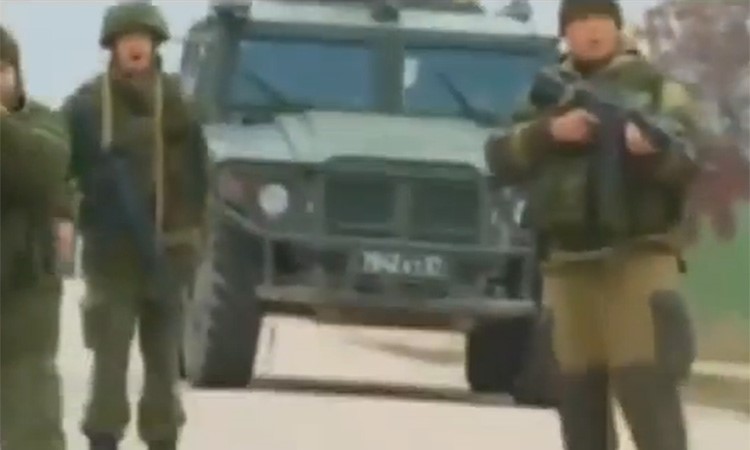 شاهد فيديو لأول طلقة رصاص روسية على الأوكرانيين
