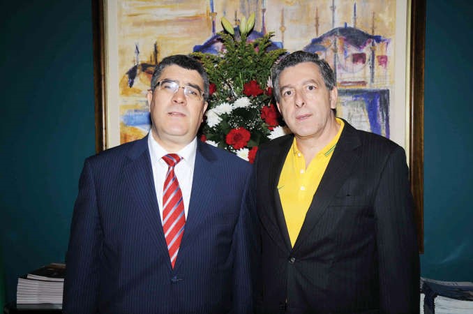  ومع السفير الجزائري 