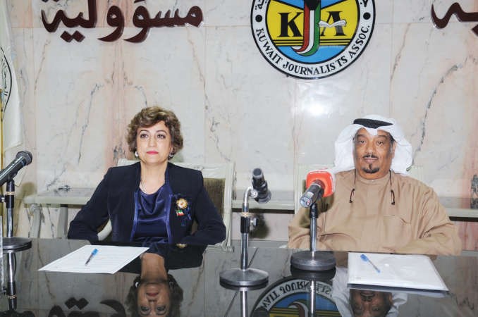  دسعاد الحمد وعادل المشعل خلال المؤتمر الصحافي 	قاسم باشا﻿