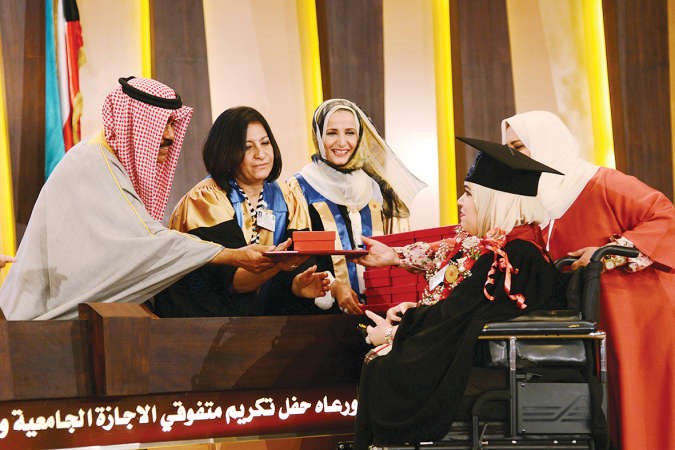 شهادة تقدير لاحدى الخريجات ﻿
