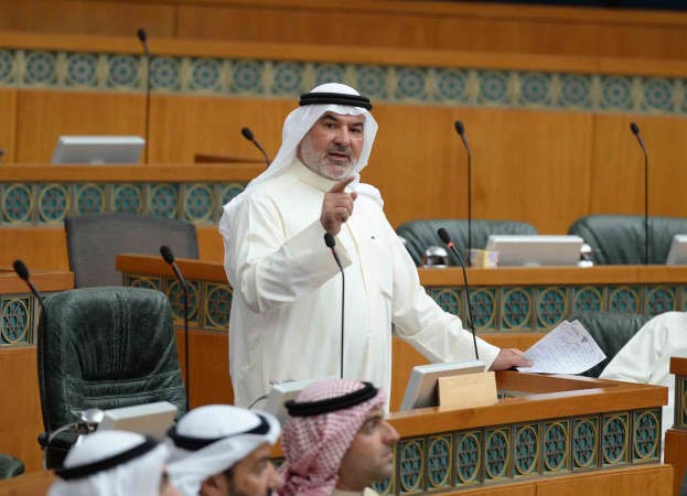 صالح عاشور متحدثا