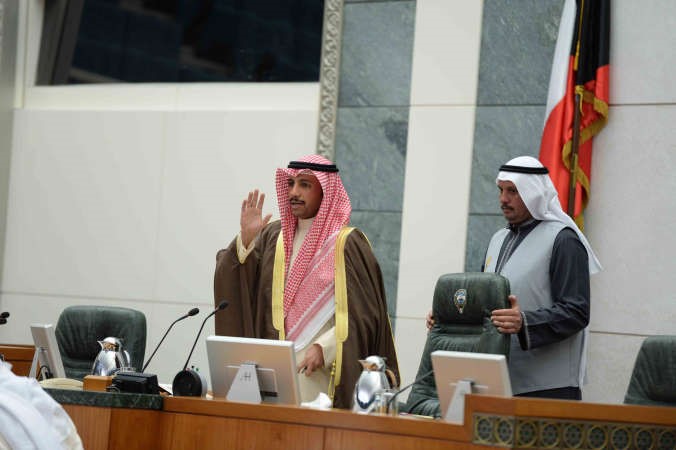 الرئيس مرزوق الغانم يحيي النواب والوزراء