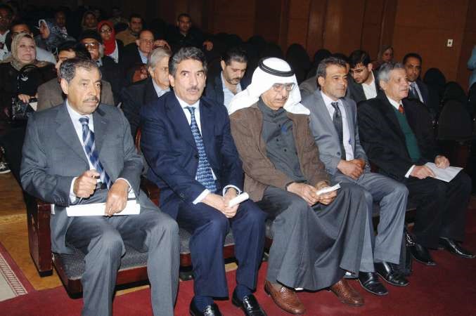 السفير سالم الزمانان والشاعر عبدالعزيز البابطين والشاعر خالد الشايجي 	 ناصر عبدالسيد﻿