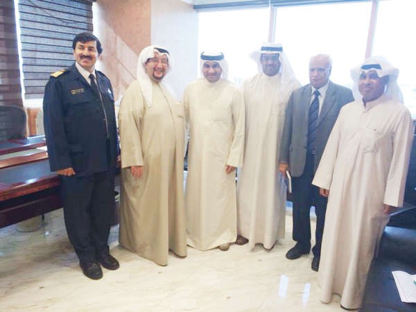 الشيخ صباح العلي وعبدالله الكندري بعد اللقاء