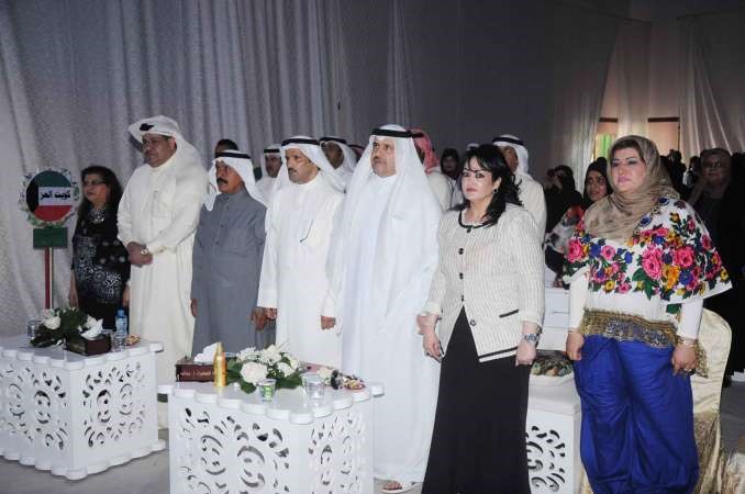 سلطان اللغيصم وعبد الله العدواني والشيخة امل الحمود خلال الحفل 	محمد خلوصي﻿