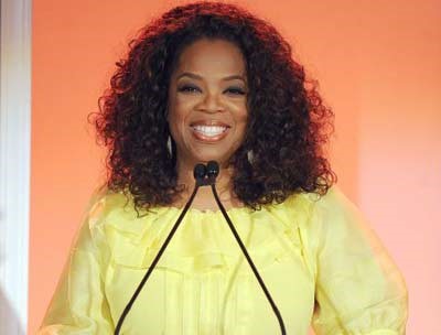 Oprah Winfrey ترسل فستانها الى احدى المعجبات
