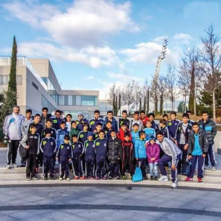 لاعبو الاكاديمية خلال تواجدهم في ريال مدريد﻿