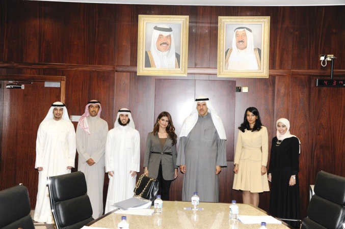  الشيخ سلمان الحمود اثناء استقباله فريق الكويت في منظمة رواد للاعمال العالمية جيايام ﻿
