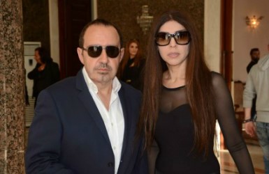 بالصور.. النجوم في عزاء والدة نضال الأحمديّة