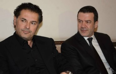 بالصور.. النجوم في عزاء والدة نضال الأحمديّة