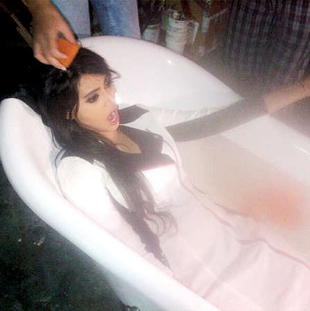 صورة شيلاء سبت في البانيو والتي اثارت الجدل ﻿