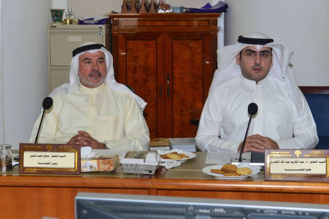 صالح عاشور ودعبدالكريم الكندري اثناء اجتماع لجنة المراة