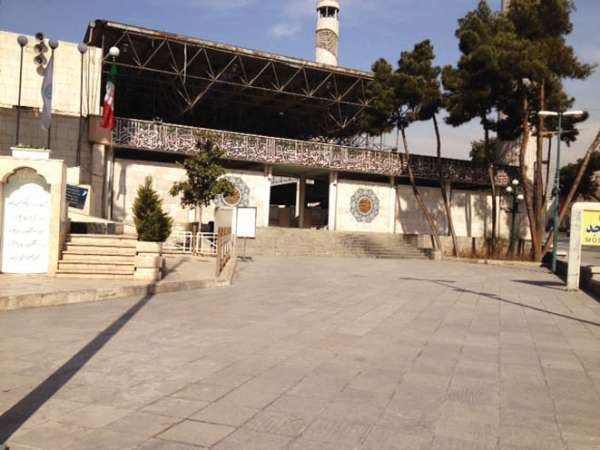 مسجد شهداء الحرب مع العراق داخل الجامعة ﻿