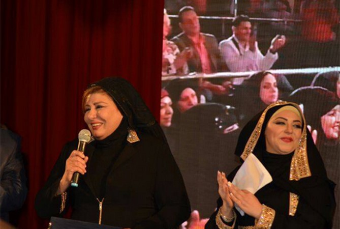  تكريم سهير رمزي كأفضل فنانة محجّبة