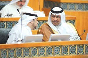 سمو رئيس الوزراء الشيخ جابر المبارك ود يوسف الزلزلة خلال الجلسة هاني الشمري