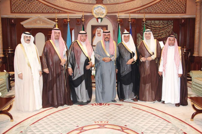 سمو نائب الامير وولي العهد خلال استقباله الشيخ خالد بن نايف بن عريعر والشيخ عبدالله بن نايف بن عريعر 